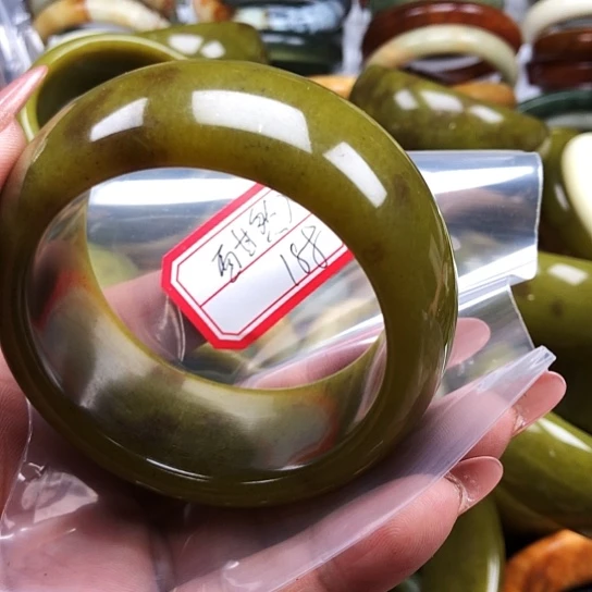 蛇纹石玉手镯未镶嵌酣**梦