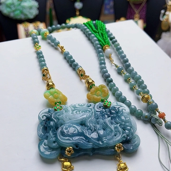 雨***M翡翠未镶嵌吊坠(赠链)炸福利