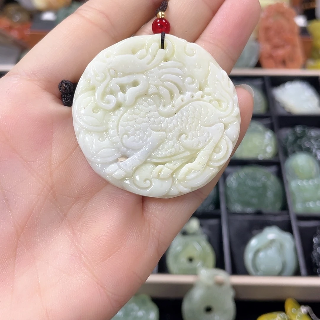 蛇纹石玉颈饰合金