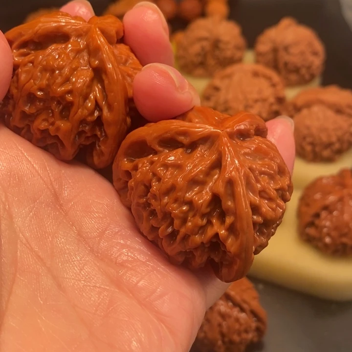 英***打猴头核桃吊坠工艺核桃