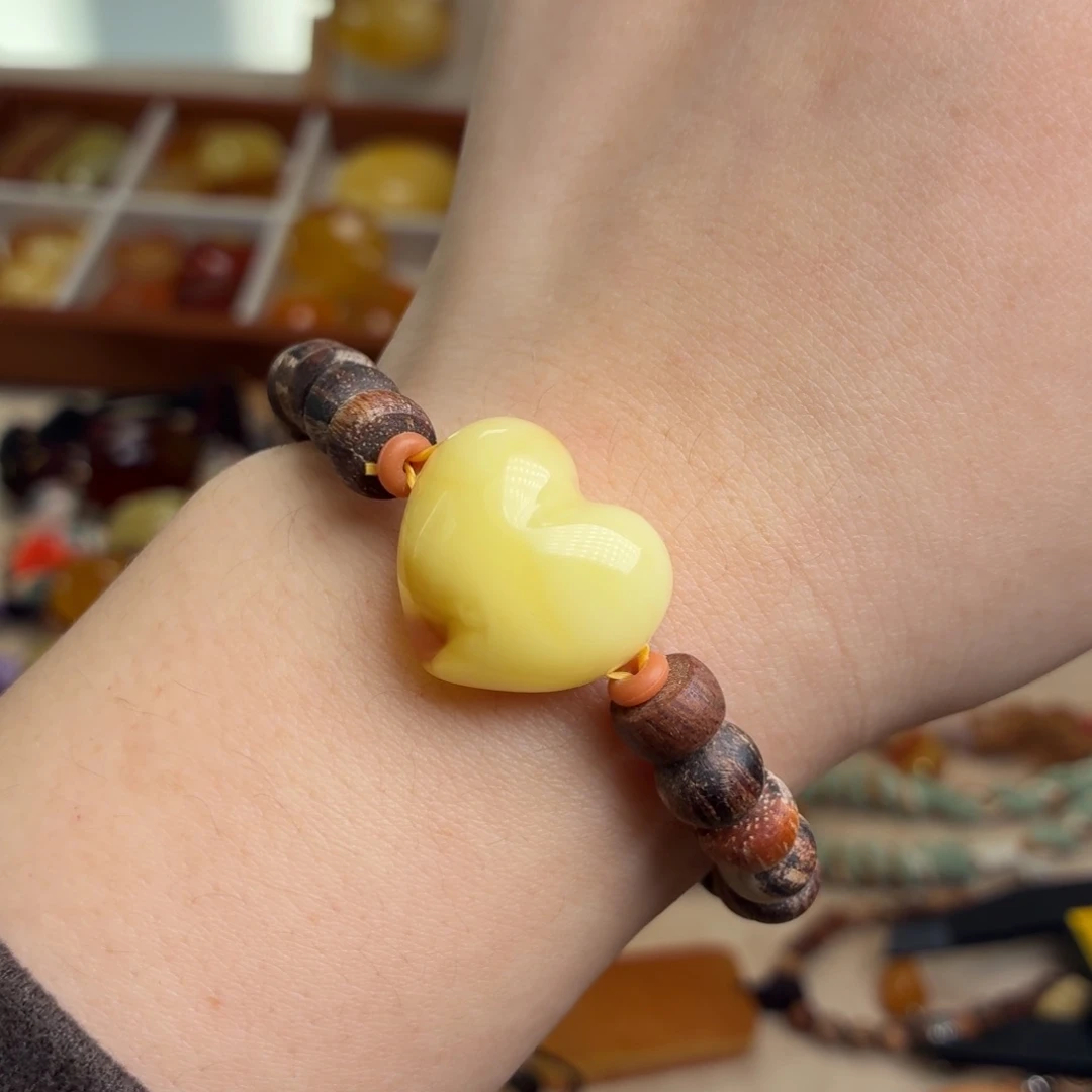 琥珀未镶嵌颈饰爱心福利微瑕