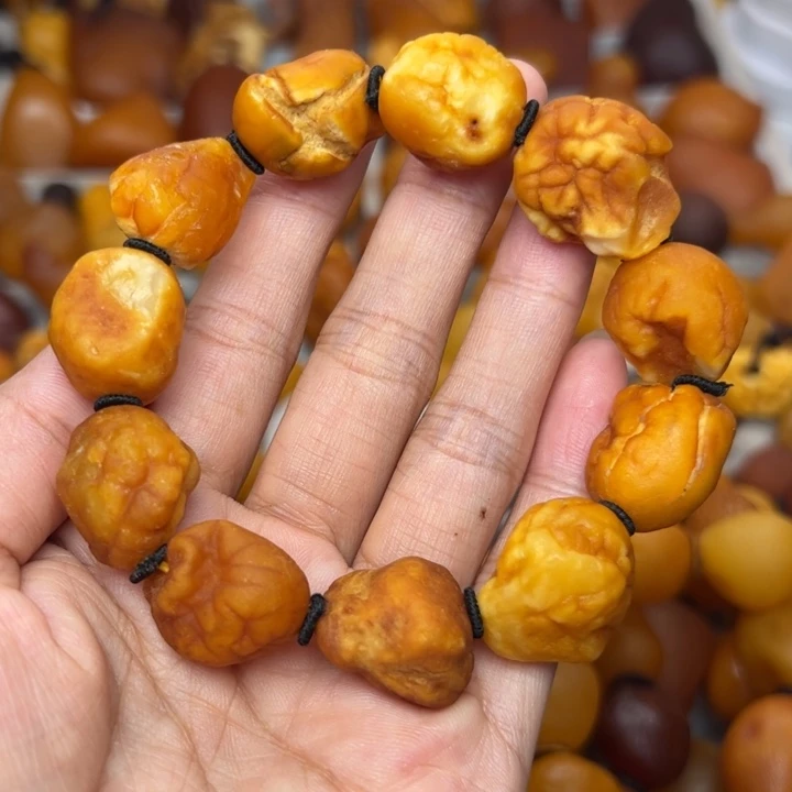 琥珀未镶嵌颈饰天然蜜蜡