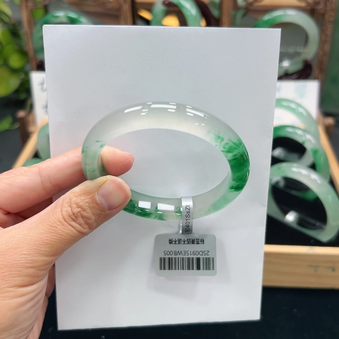 罗****石英质玉未镶嵌手镯➕佳佳56