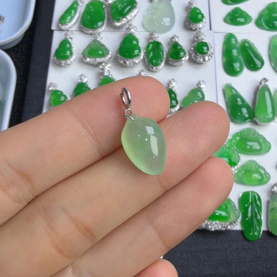 吊坠(不含链)18K金镶嵌翡翠福瓜