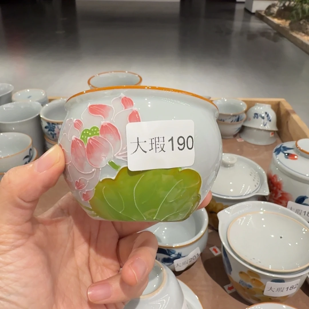 釉下手绘茶具微瑕