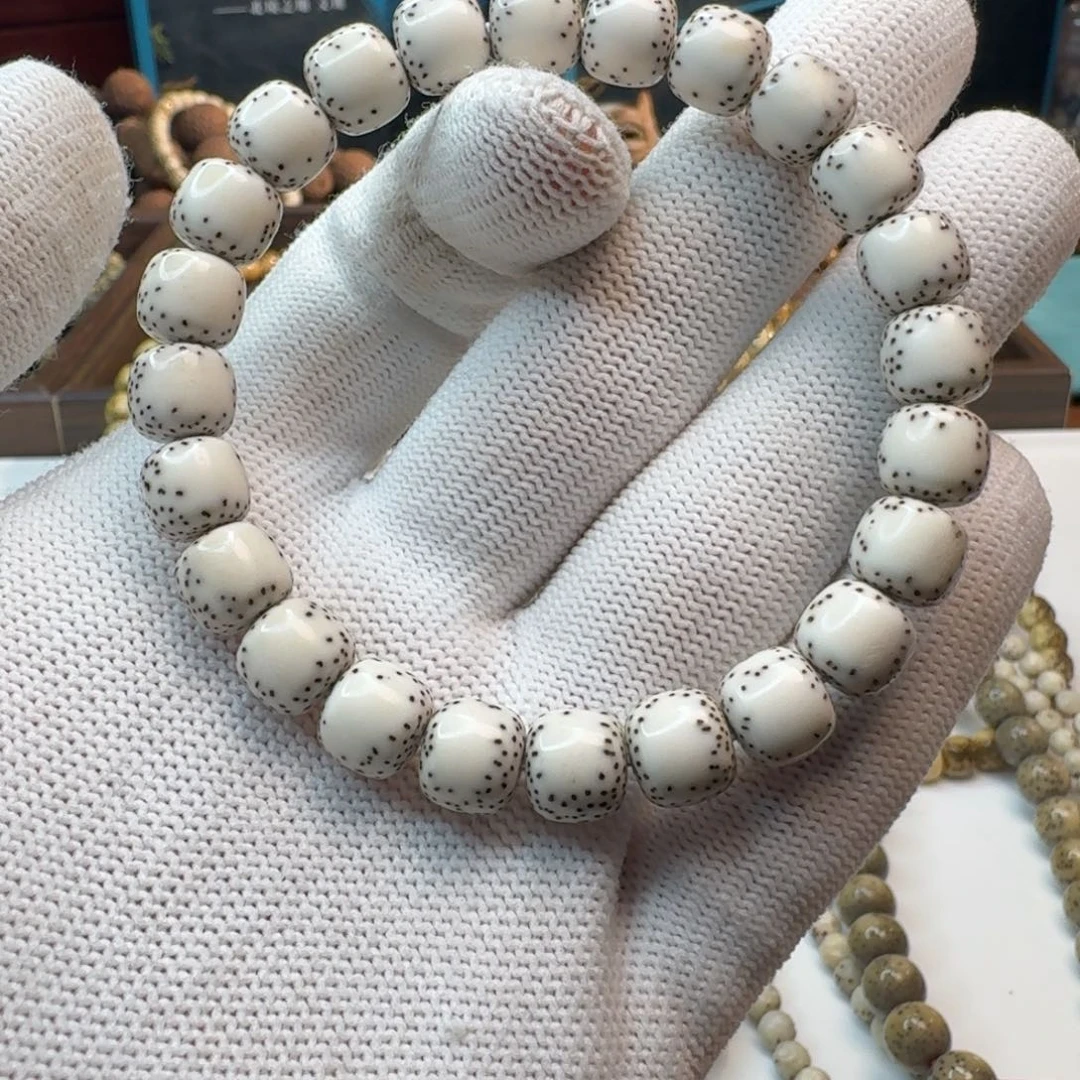 吊坠星月菩提9.5x8.5 头条 侧留白 月朗星稀 毕业款