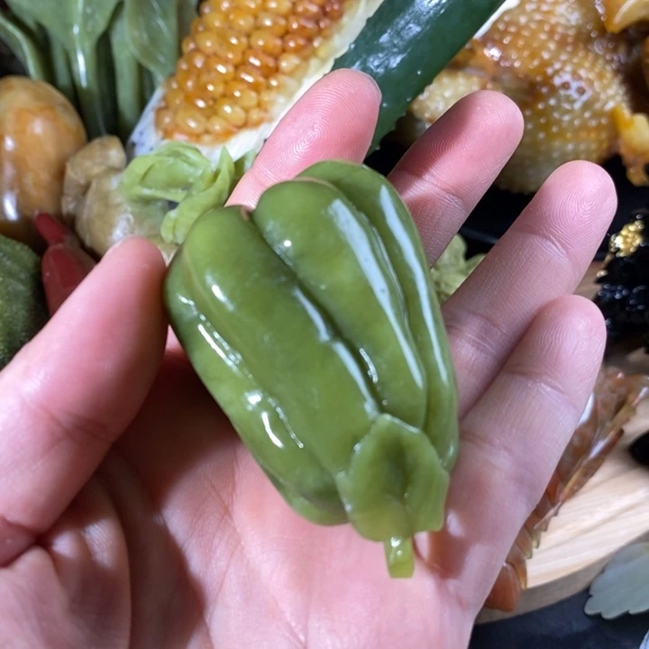 蛇纹石玉未镶嵌珠宝奇石