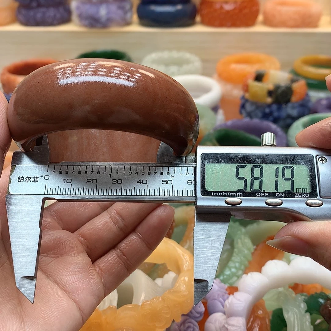 未镶嵌手镯石英质玉