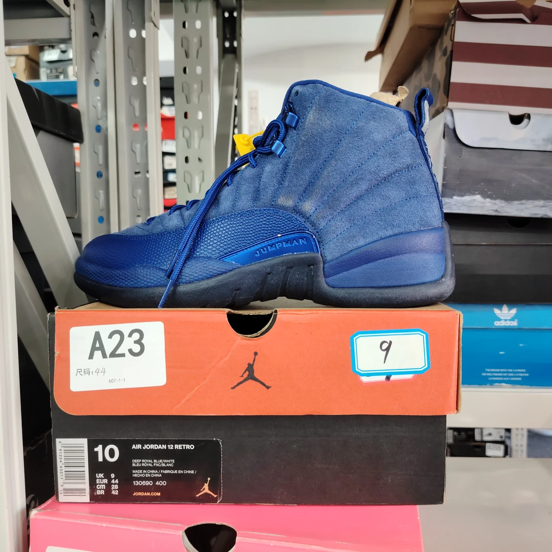 Nike aj12黑蓝高帮 44码 全新原盒 12月27 A23
