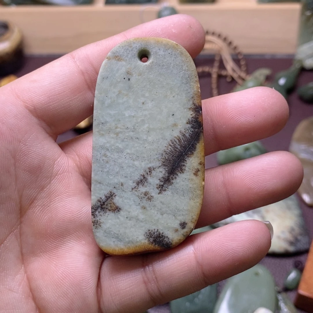 岫岩河磨玉（透闪石质玉）挂件未镶嵌