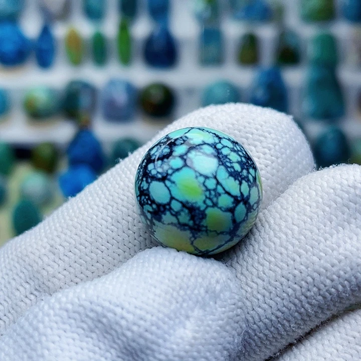 绿松石未镶嵌圆珠18.6