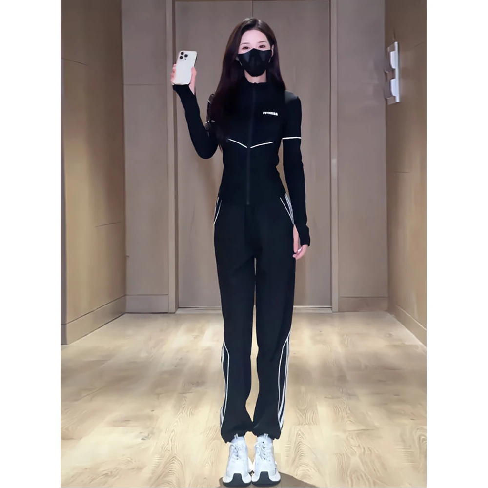 欧货休闲运动服套装女春秋2025新款时尚洋气修身束脚裤跑步两件套