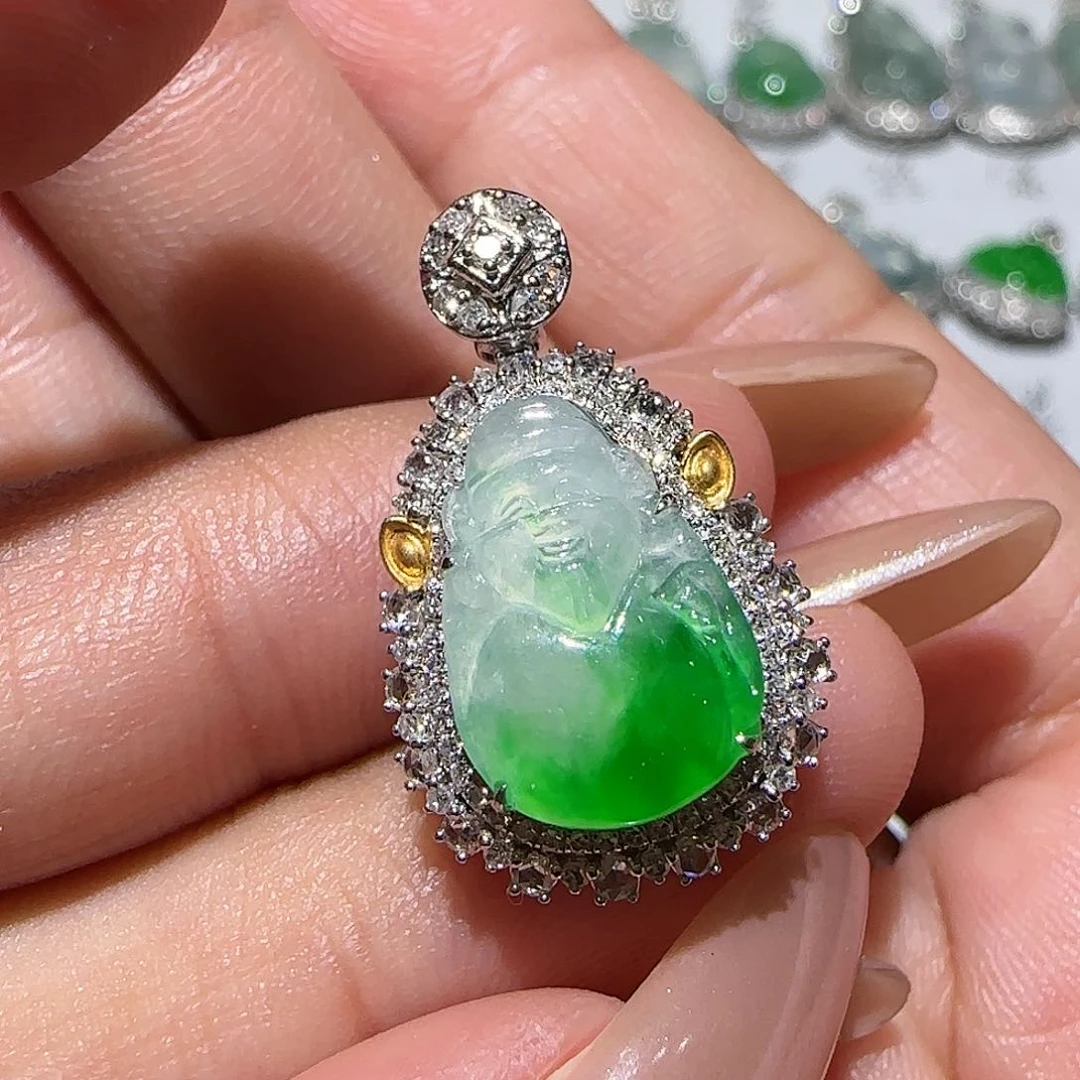 【闪购商品】颈饰18K金镶嵌翡翠天然