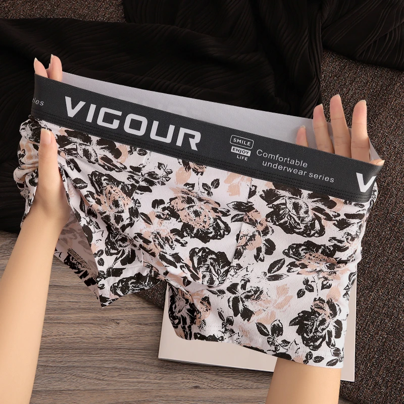 玫瑰印花时尚男士内裤新款轻奢舒适内搭四角裤男式高档亲肤短裤衩