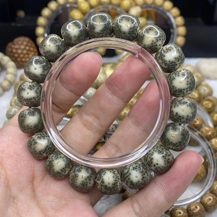 蛋***饭星月菩提吊坠13绿包白大眼睛