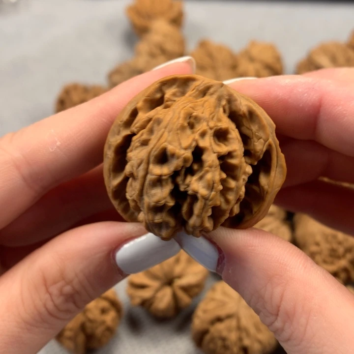 麦***蒙文玩核桃吊坠异形单只