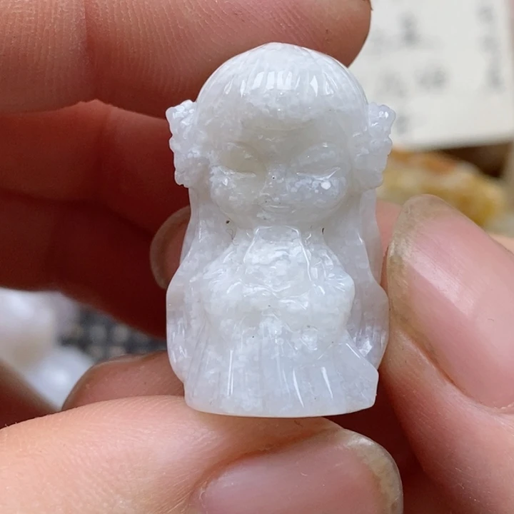 颈饰未镶嵌硅化珊瑚（珊瑚玉）