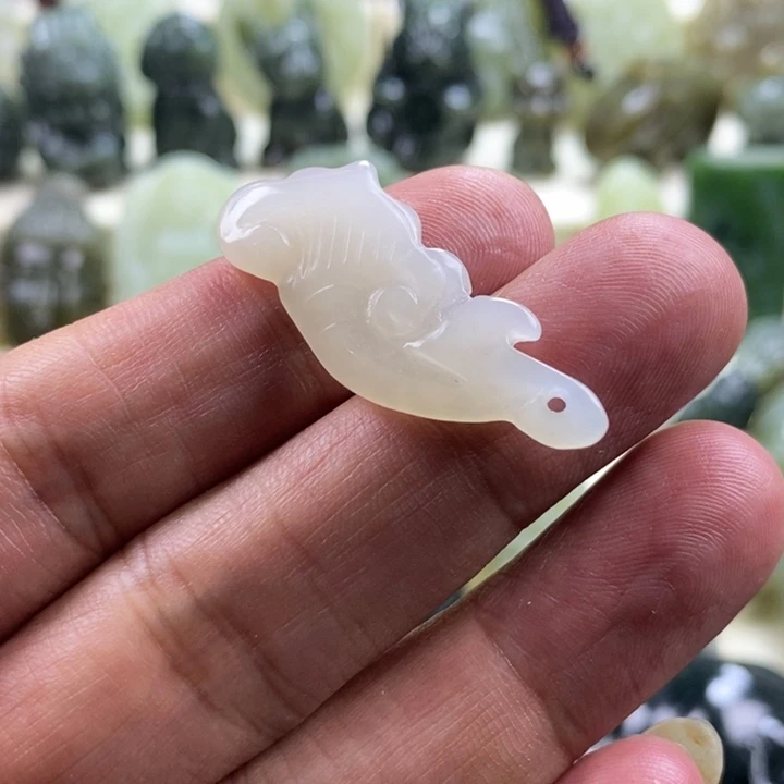 颈饰未镶嵌和田玉