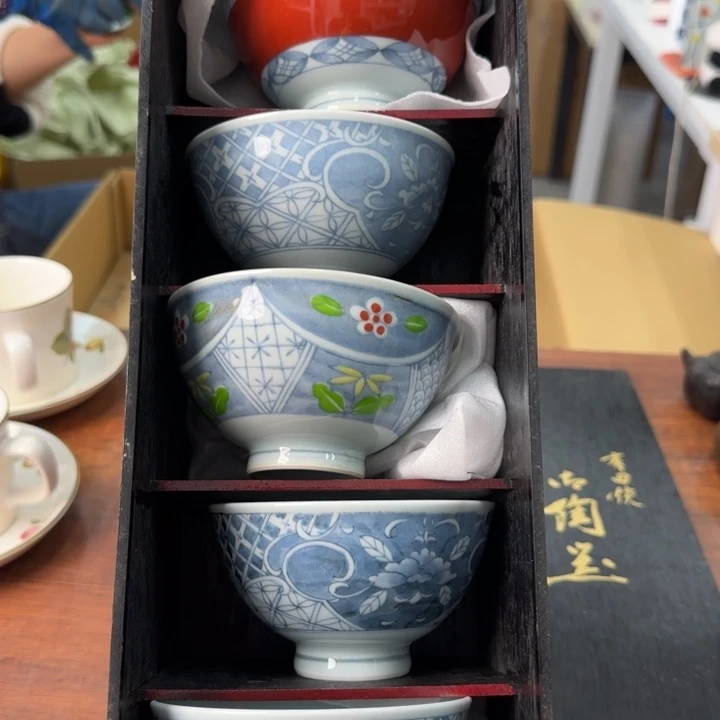 一个陶瓷物件哈哈哈哈