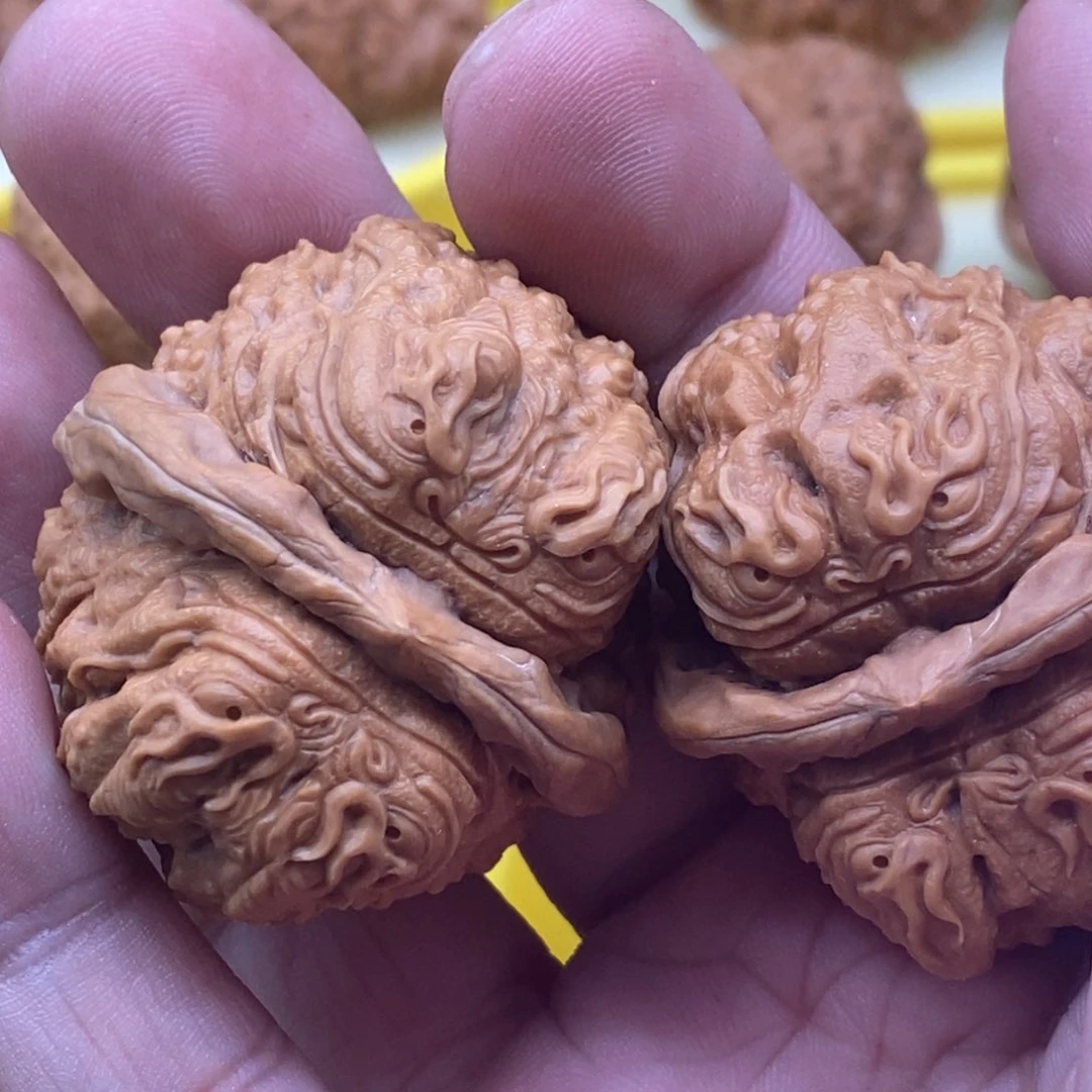 文玩核桃把件小****玩纯手工雕刻