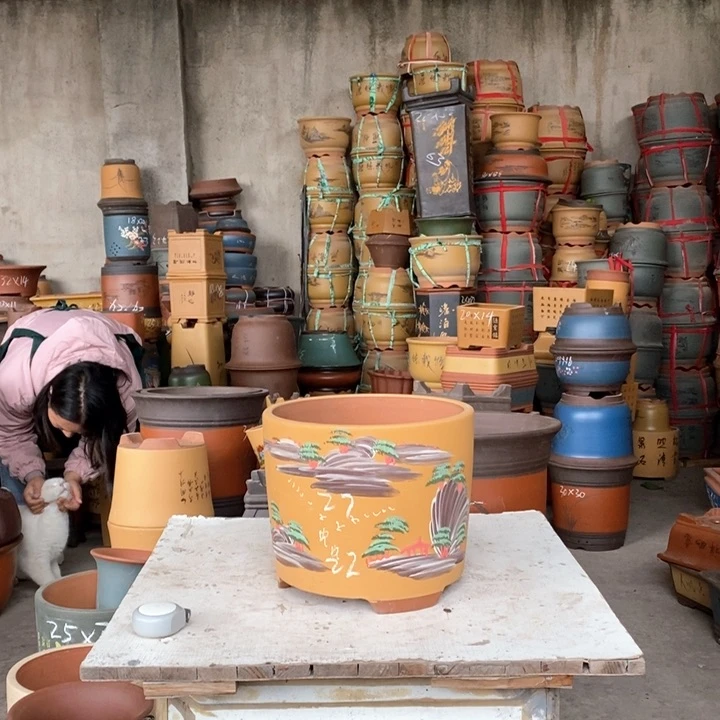 紫砂艺术学院的学生