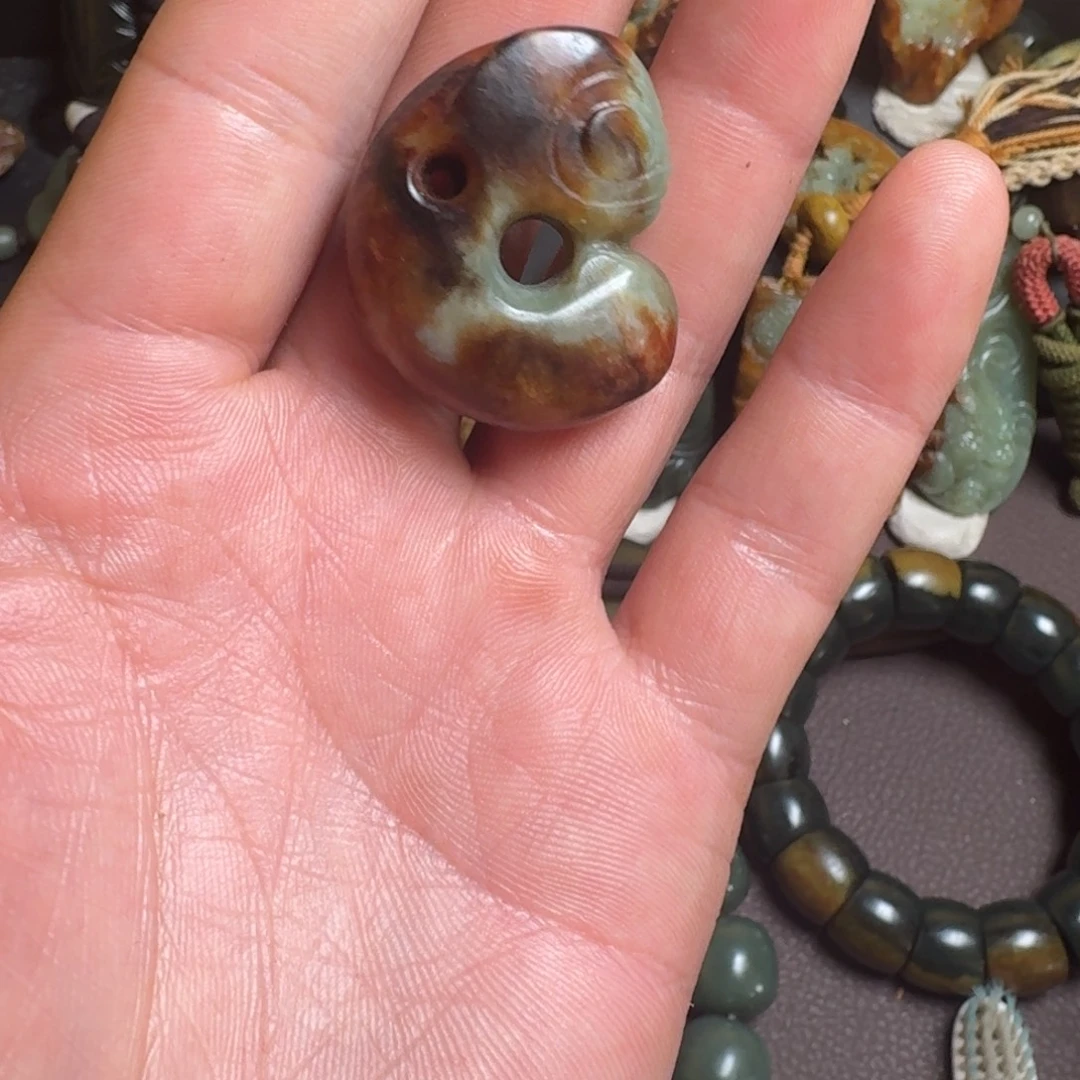 岫岩河磨玉（透闪石质玉）未镶嵌挂件