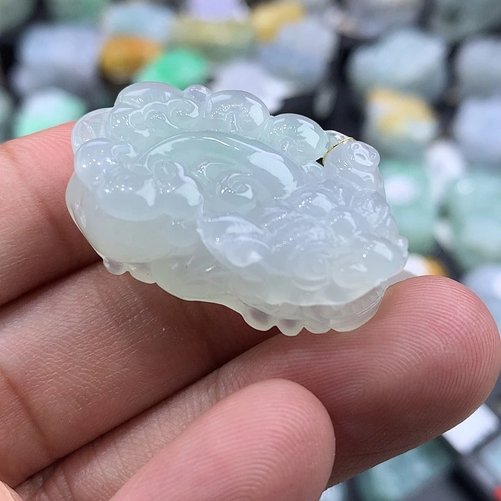 翡翠未镶嵌颈饰天然缅甸翡翠貔貅吊坠