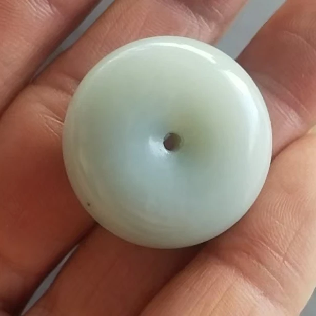 和田料青白平安扣微结构厚款男女款玉石挂件