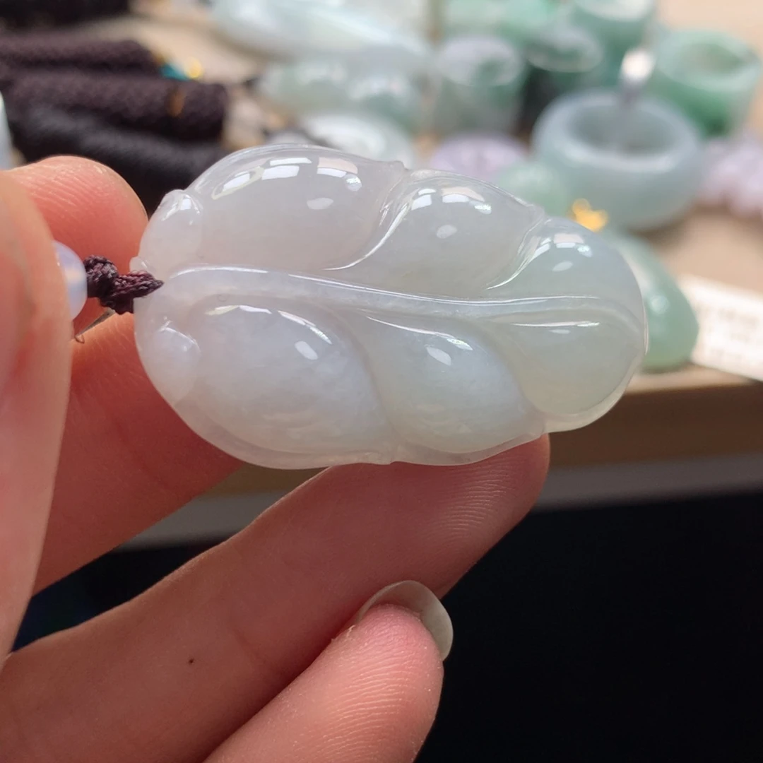 颈饰未镶嵌翡翠吊坠