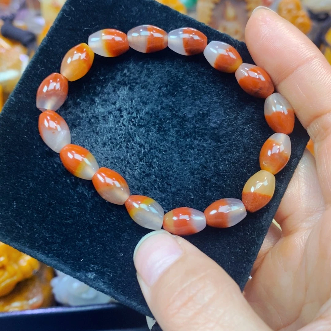 未镶嵌石英质玉（黄龙玉）颈饰