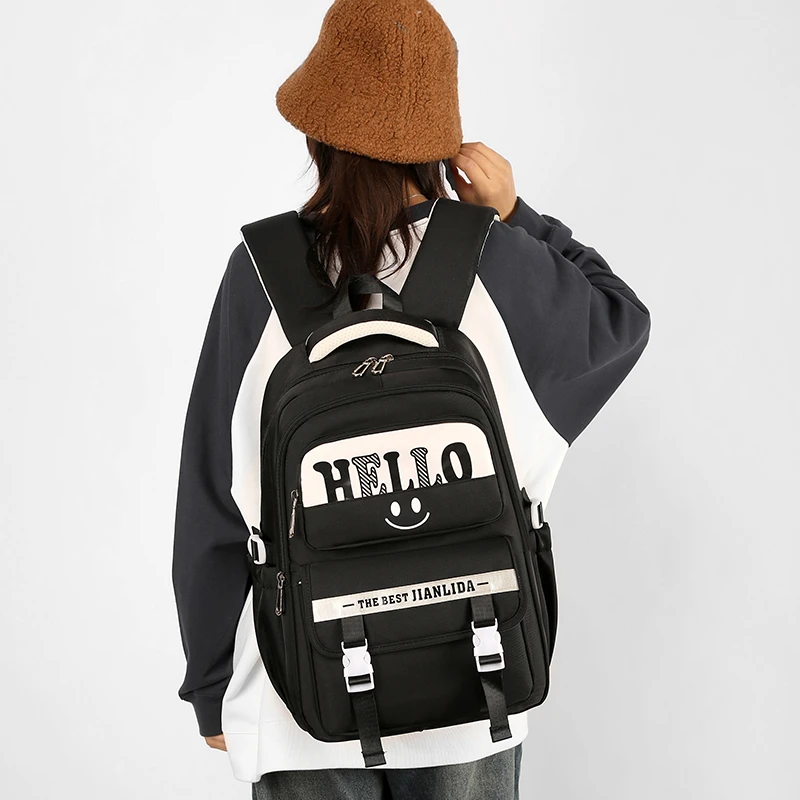 2025新款韩版书包男女轻便大容量背包初中高中学生时尚休闲双肩包