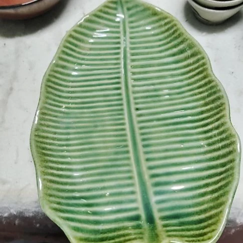 瓷片瓷片，各种摆件，均有瑕疵。沙锅