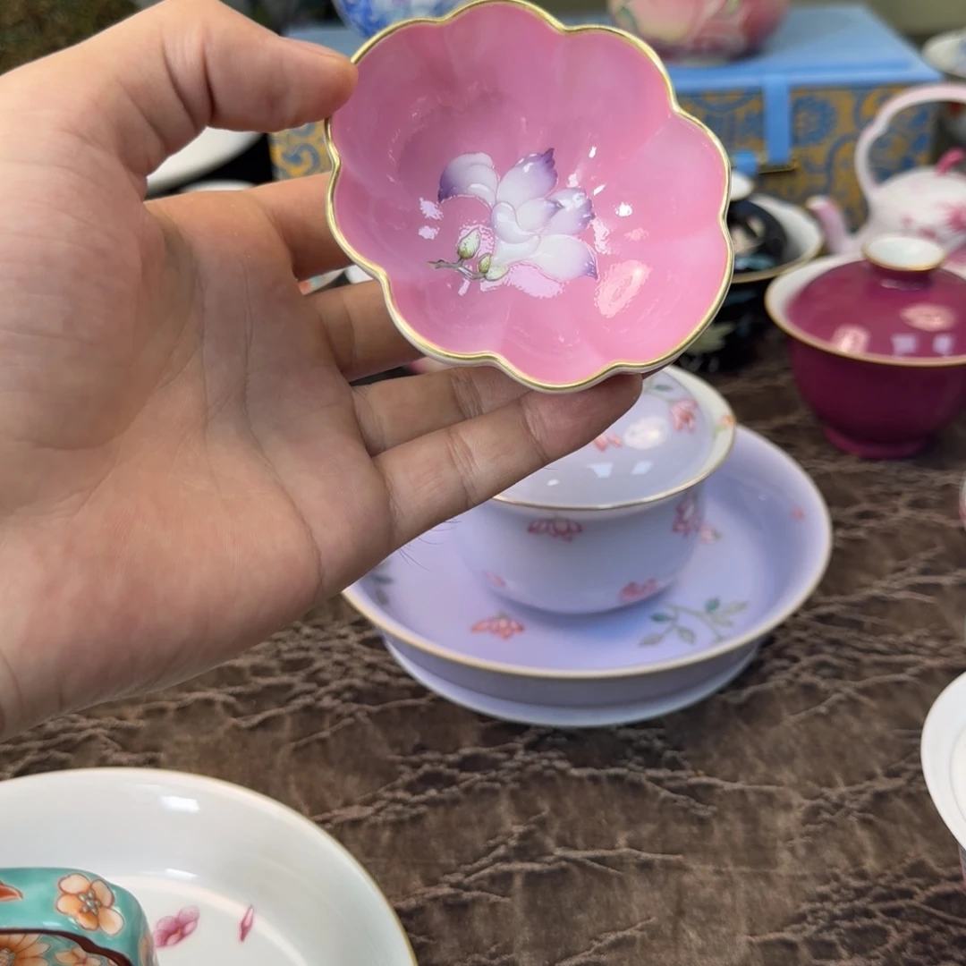 浔隐釉上粉彩女神杯