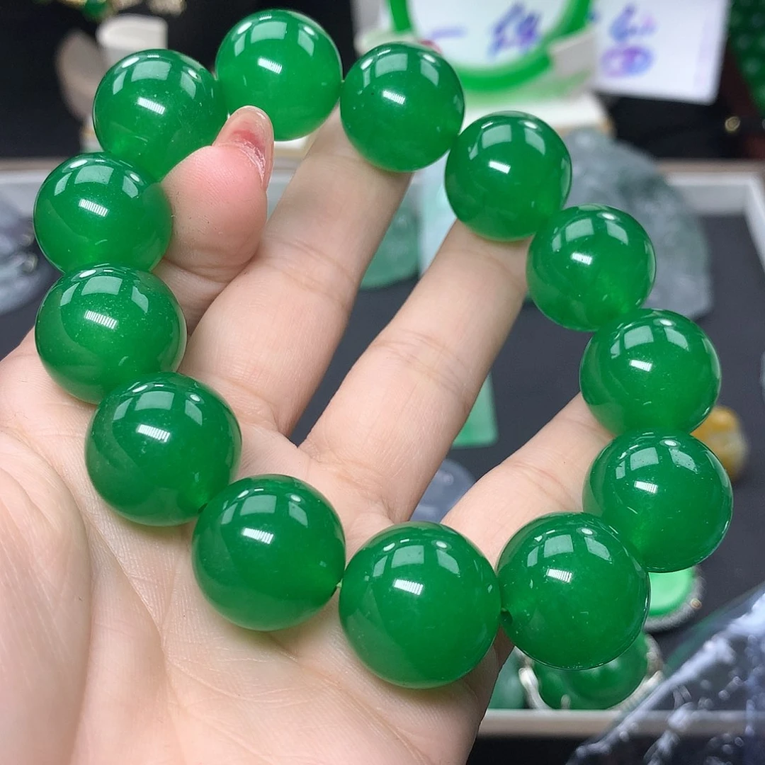 翡翠吊坠(赠链)未镶嵌