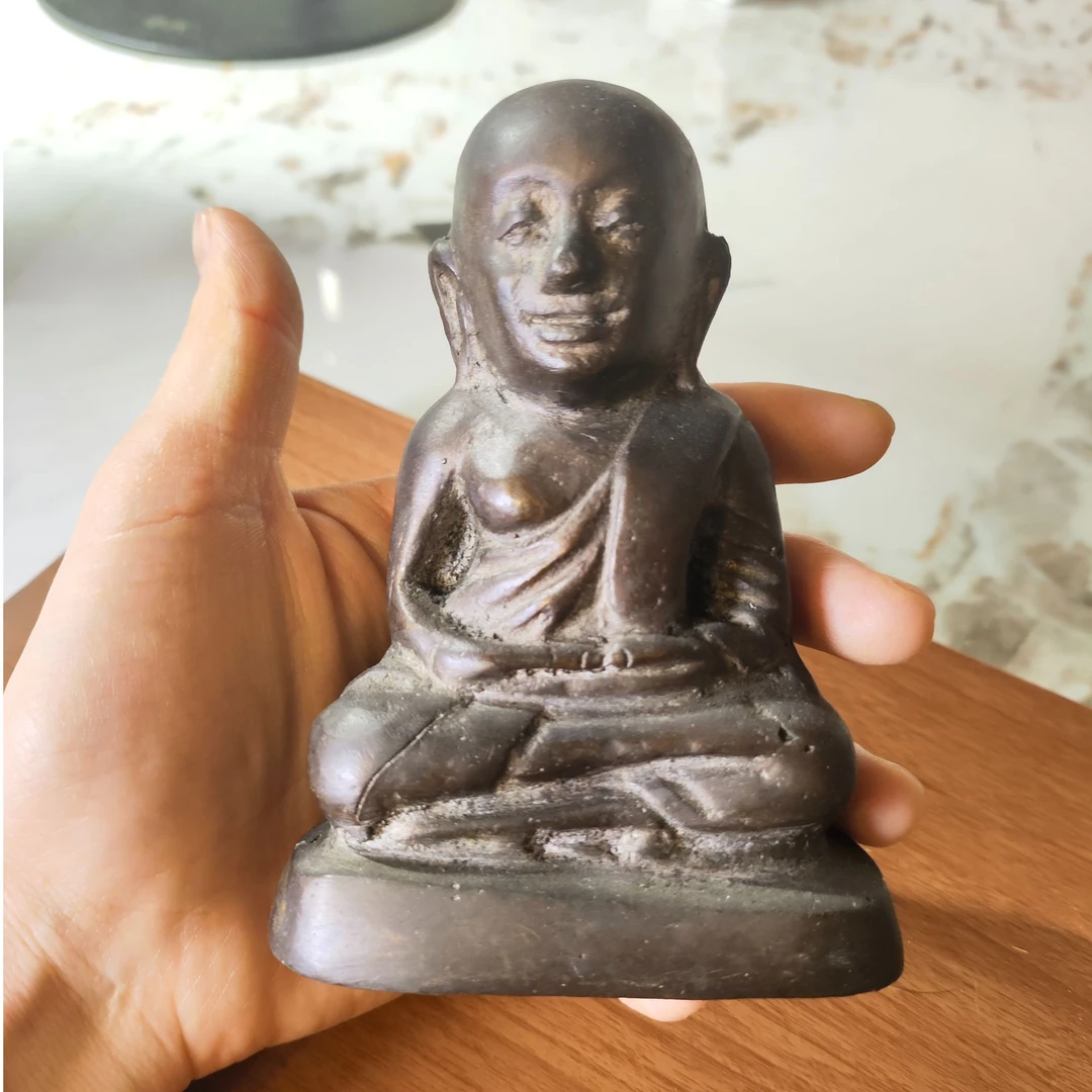 2553 龙婆銀 摆件