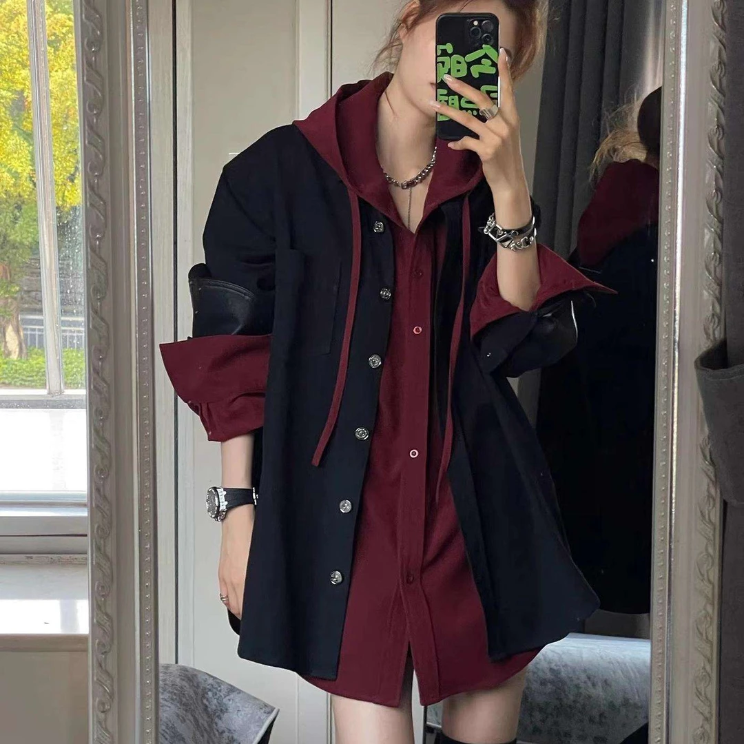 春秋新款两件套女穿搭小众设计感黑色外套+酒红色衬衫宽松中长款