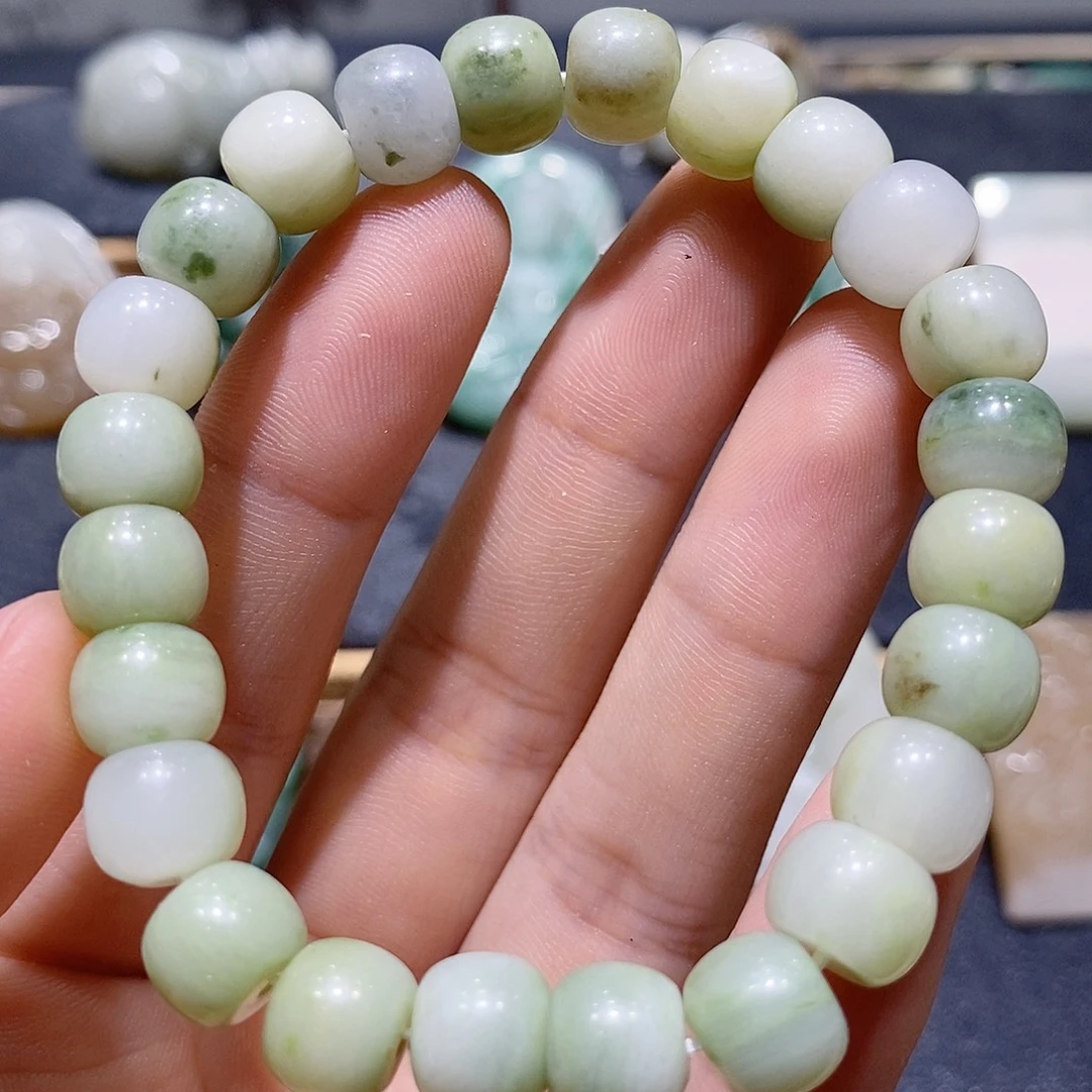 独山玉未镶嵌吊坠