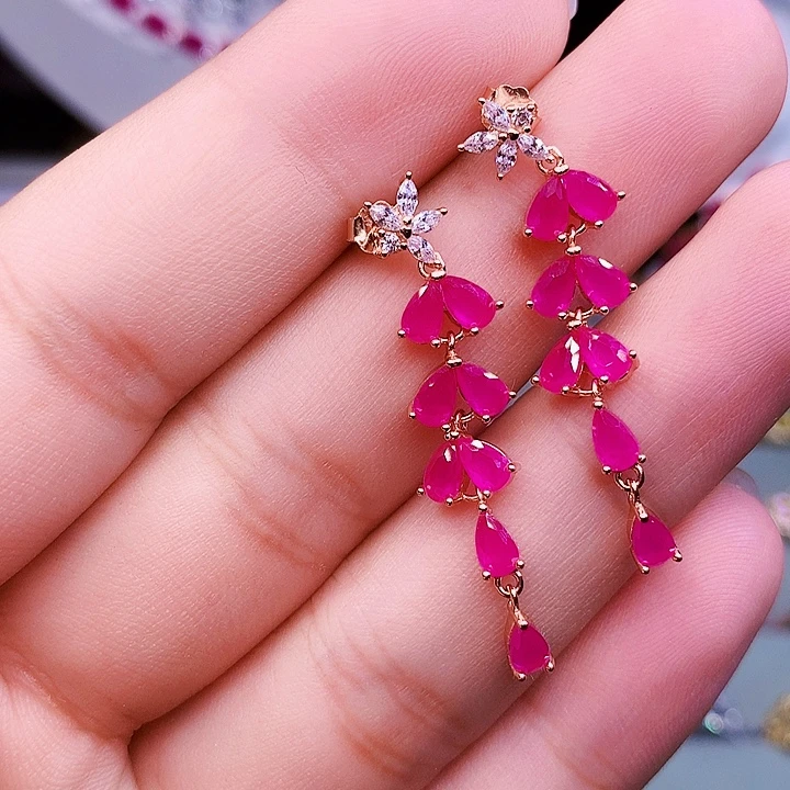 银S925镶嵌红宝石耳饰