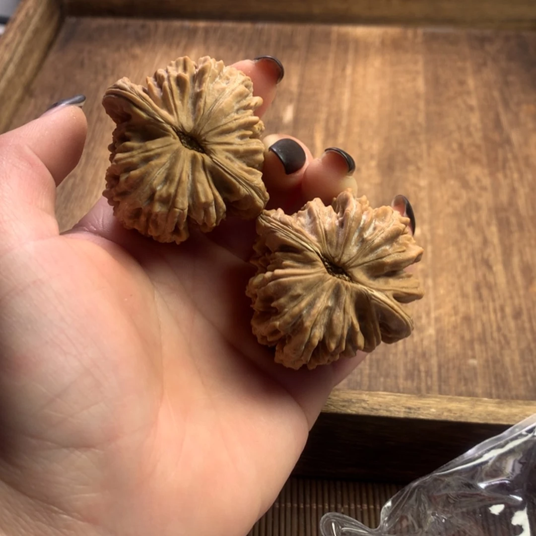 【闪购商品】文玩核桃吊坠胜*悍高楼