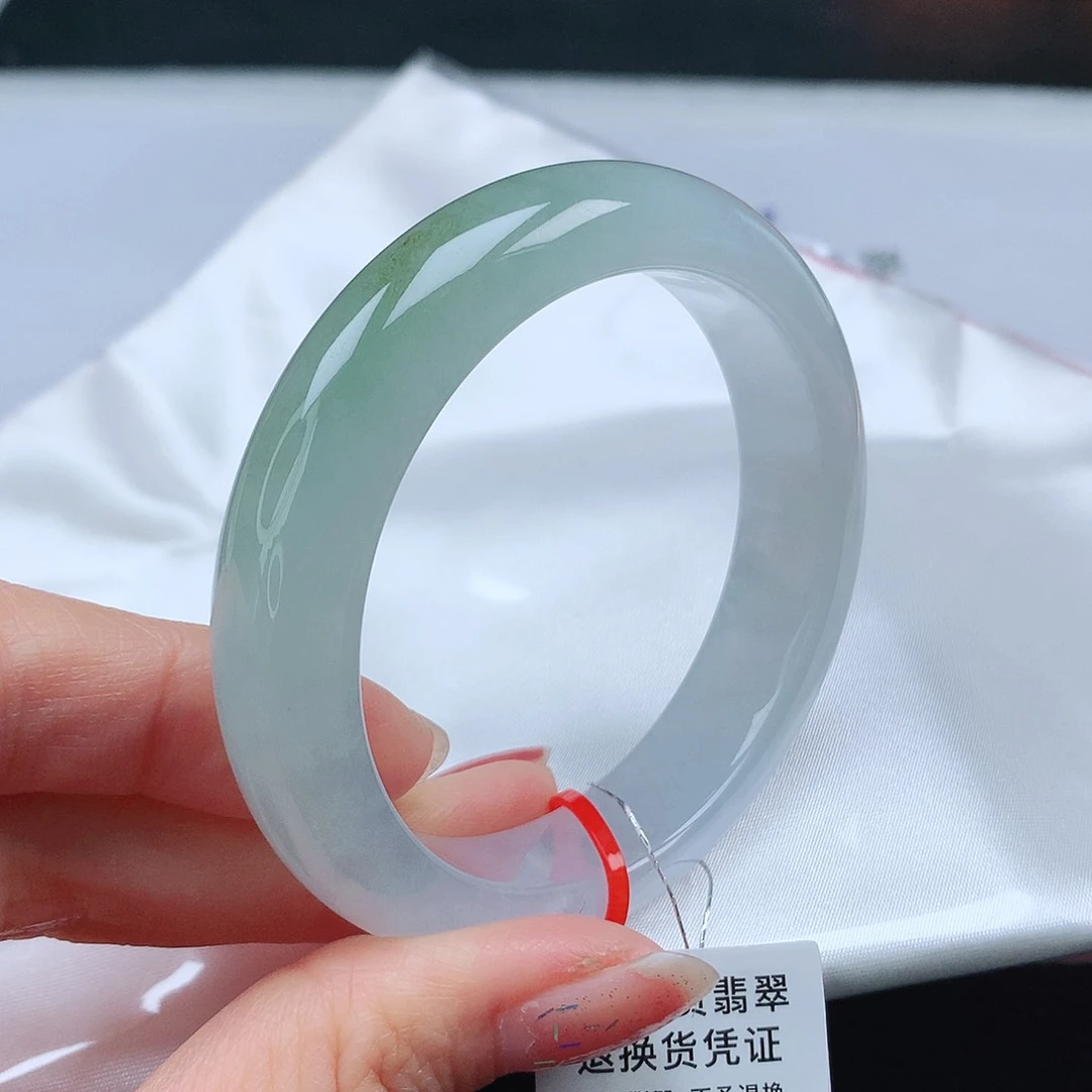 翡翠手镯未镶嵌51圈