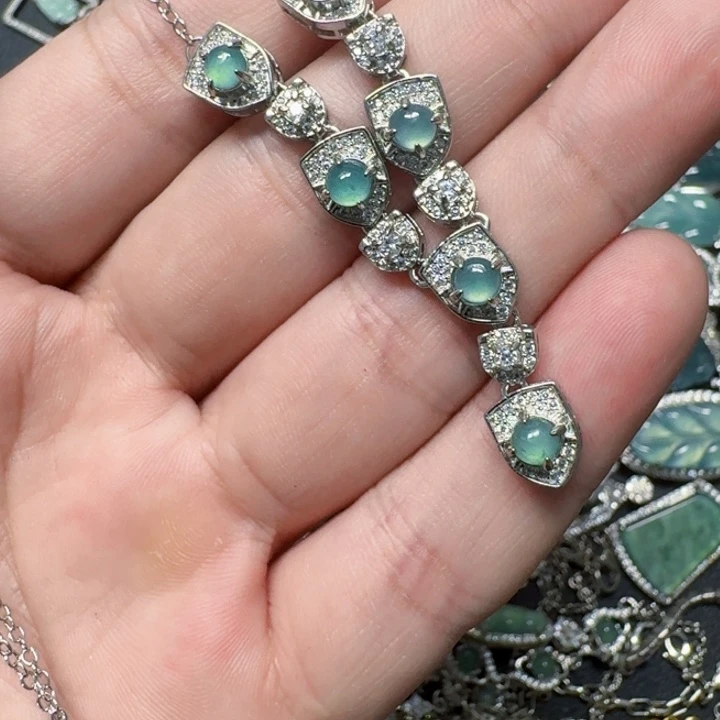 翡翠未镶嵌颈饰天然A货翡翠放漏