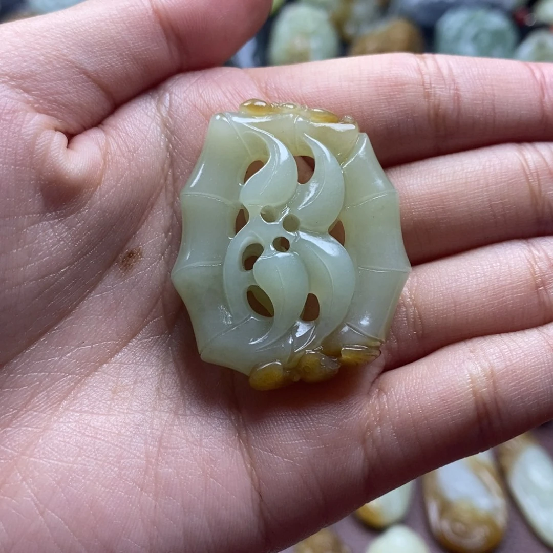 吊坠(不含链)未镶嵌和田玉（糖玉）
