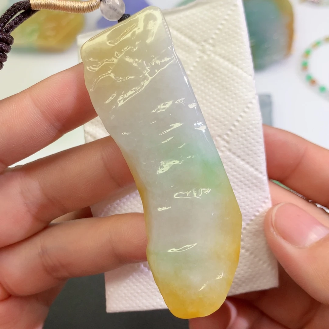 【闪购商品】翡翠未镶嵌颈饰