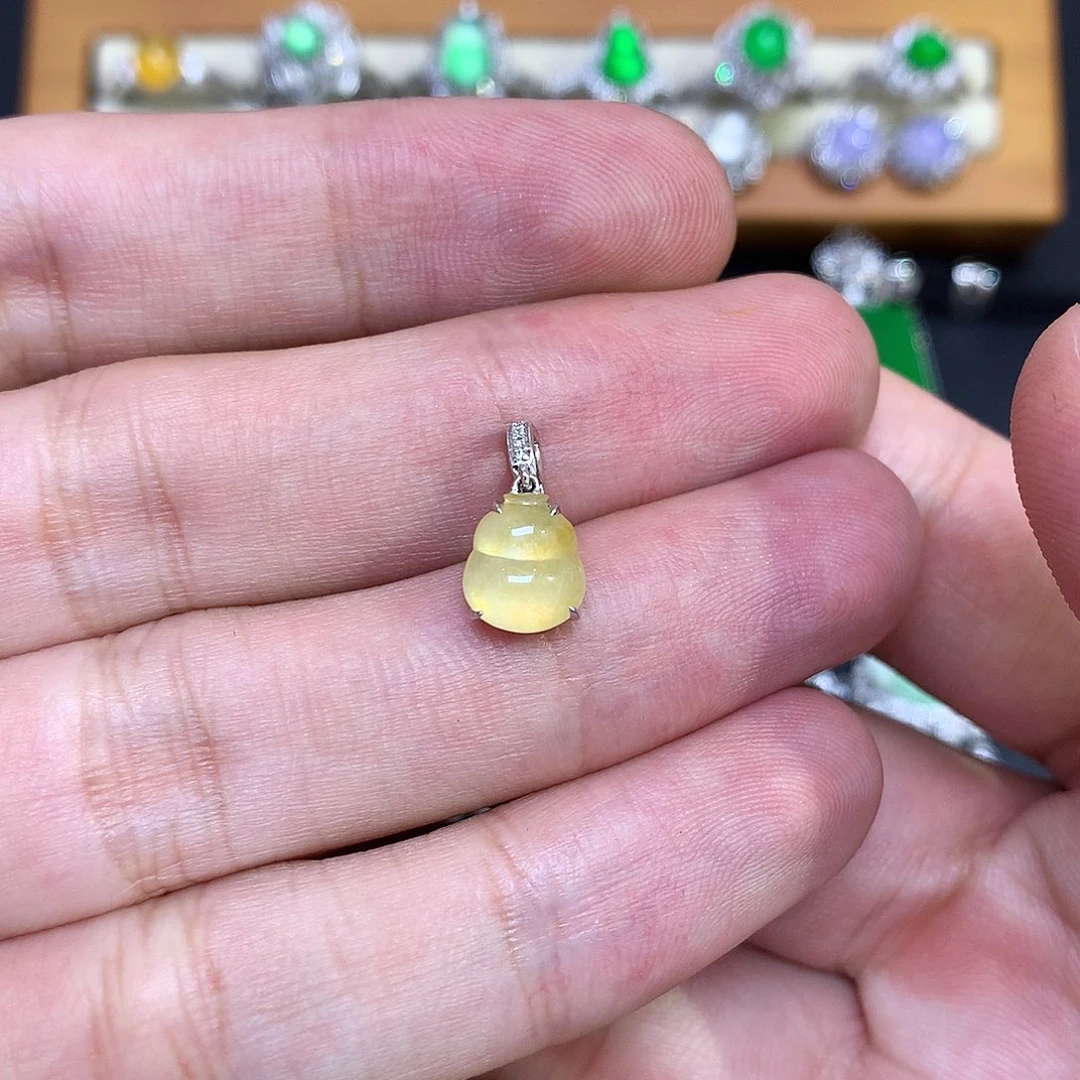 翡翠18K金镶嵌吊坠(不含链)黄葫芦