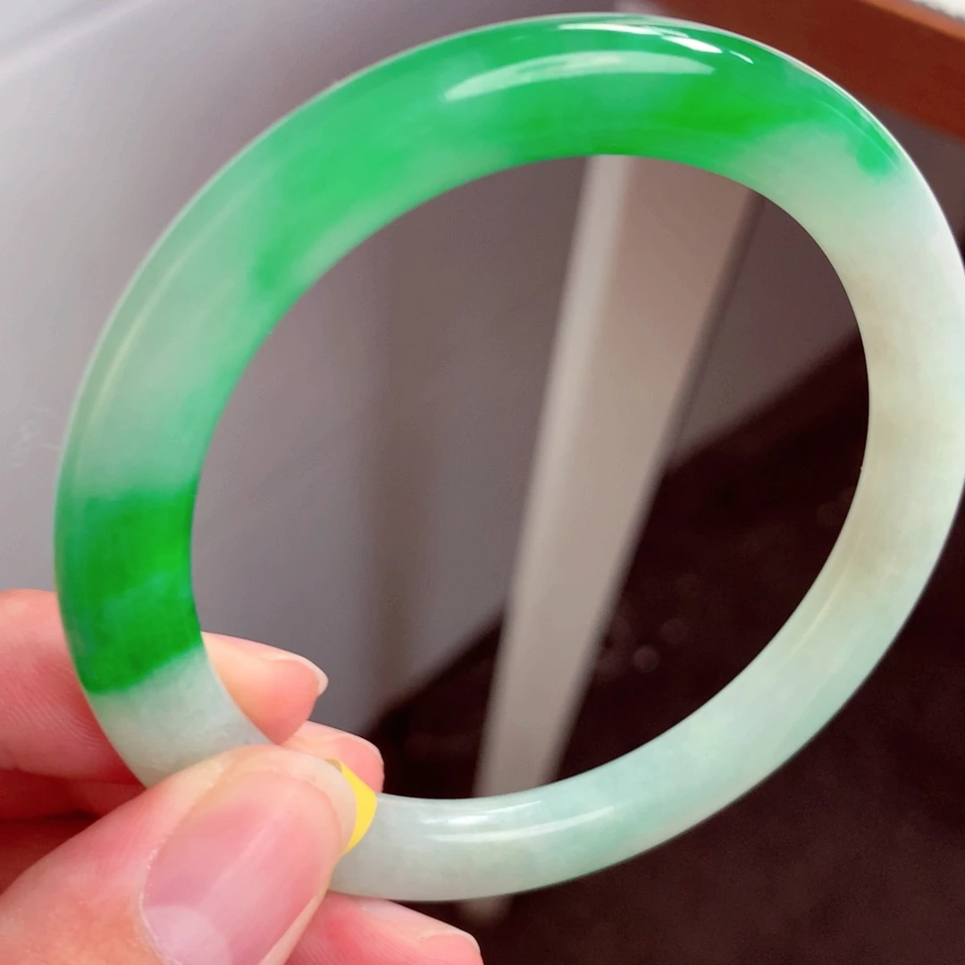 翡翠手镯未镶嵌缅甸翡翠