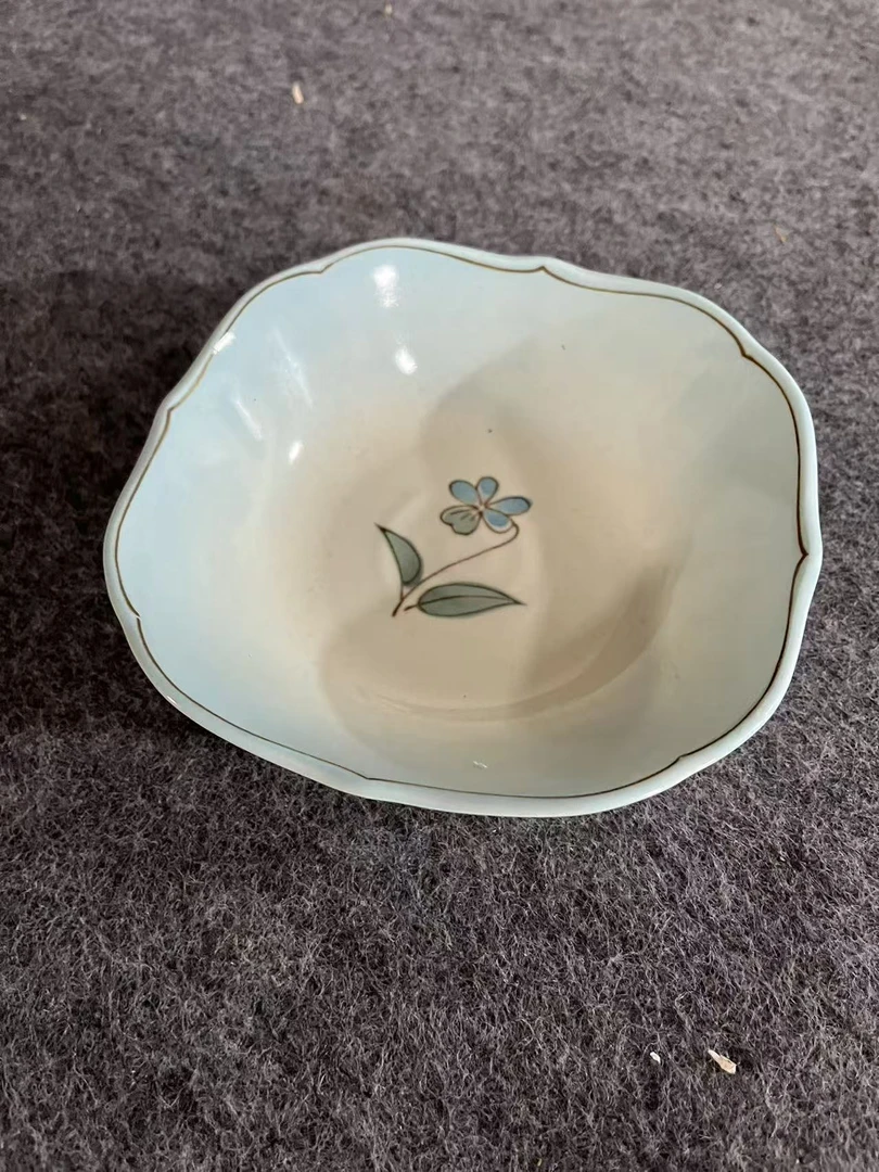 陶瓷碗，方碗花底