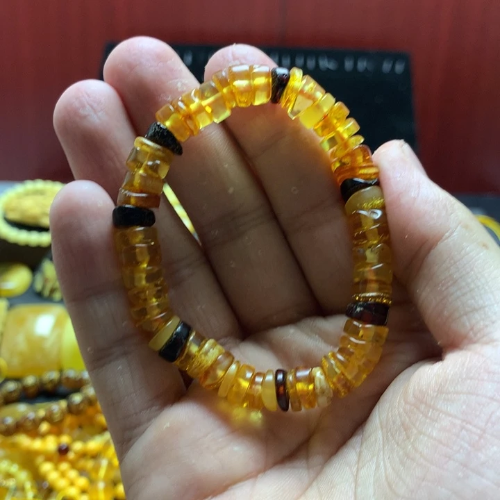 琥珀珠宝奇石未镶嵌