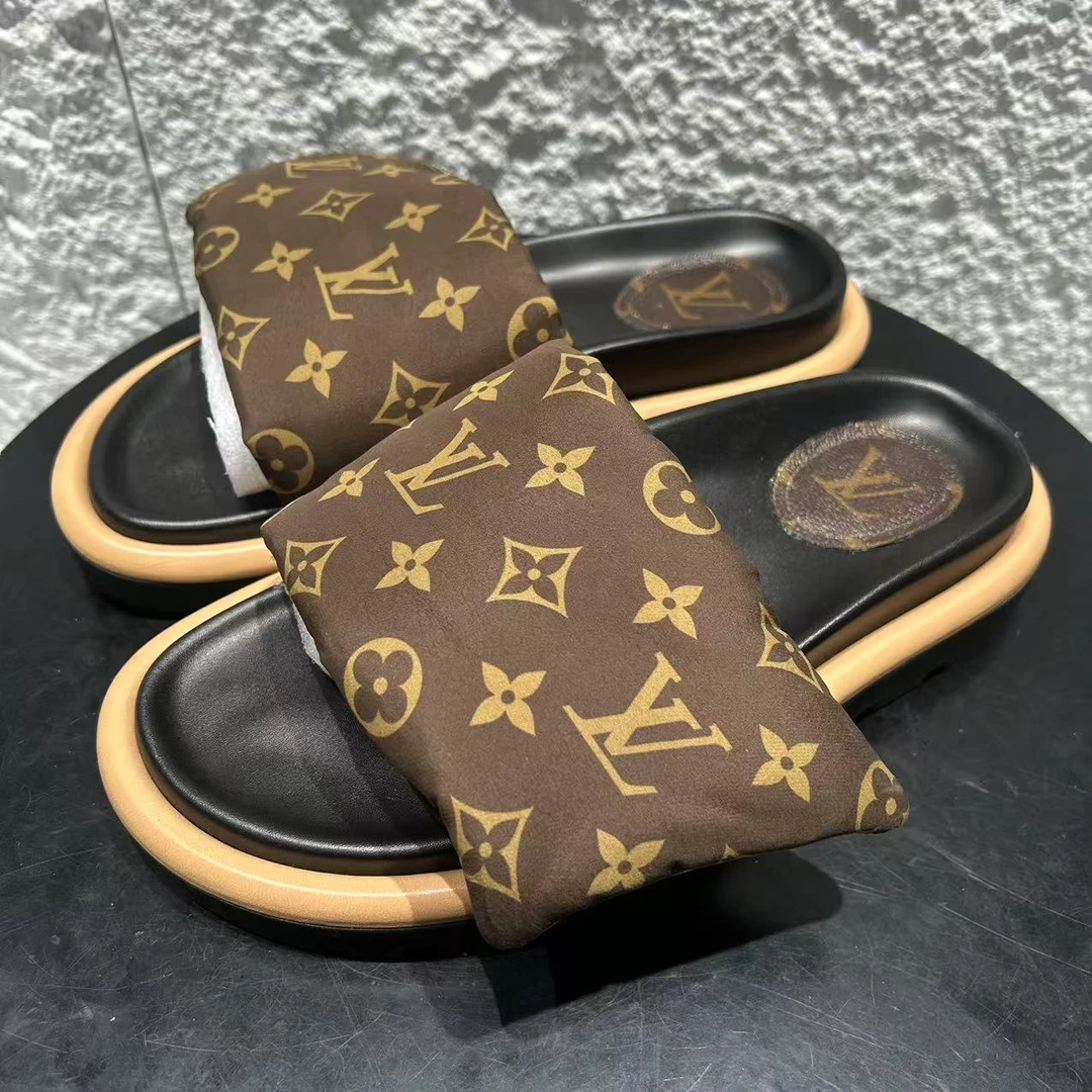 99新 LouisVuitton/路易威登 38码/棕色印花厚底面包拖鞋 xxs1074