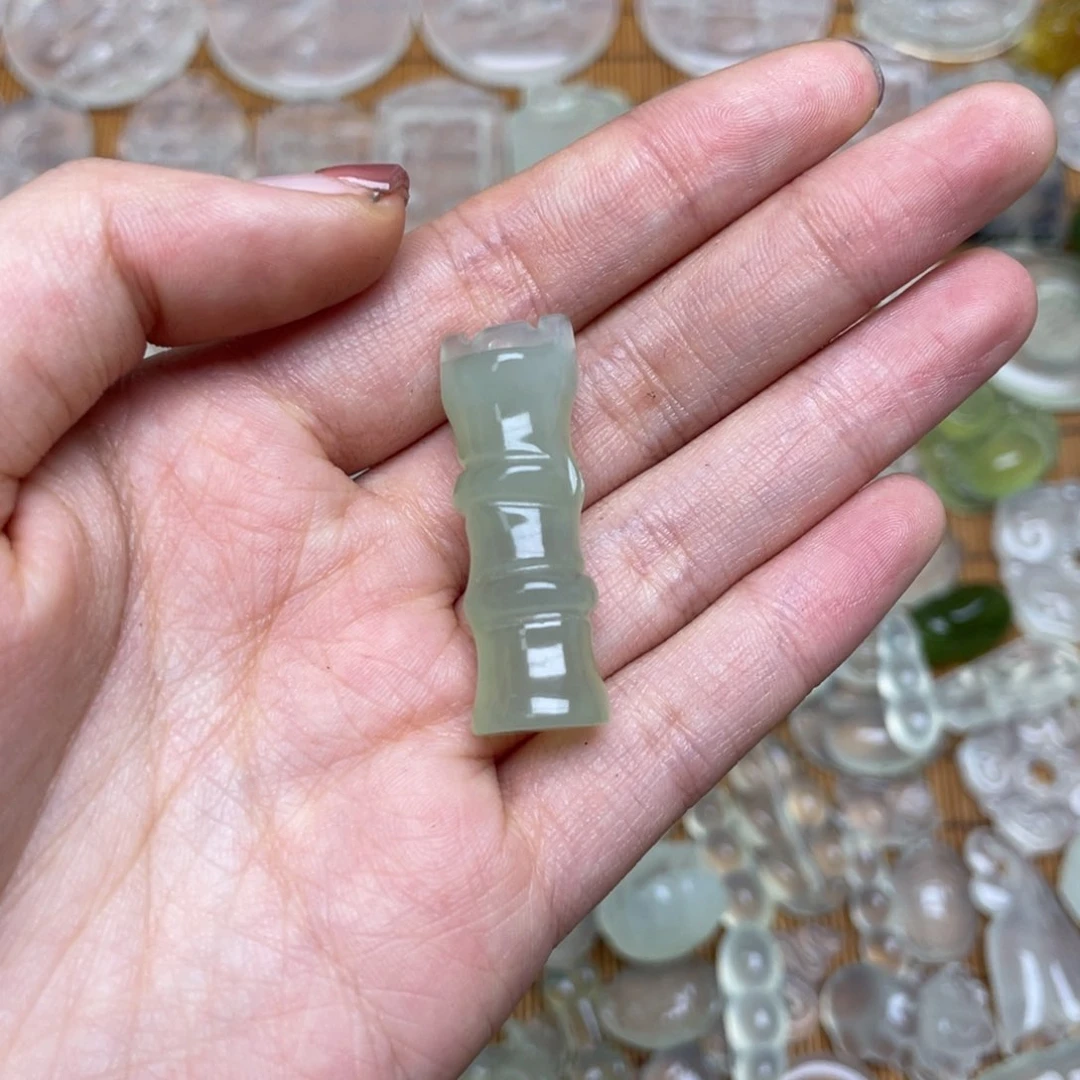 未镶嵌蛇纹石玉颈饰