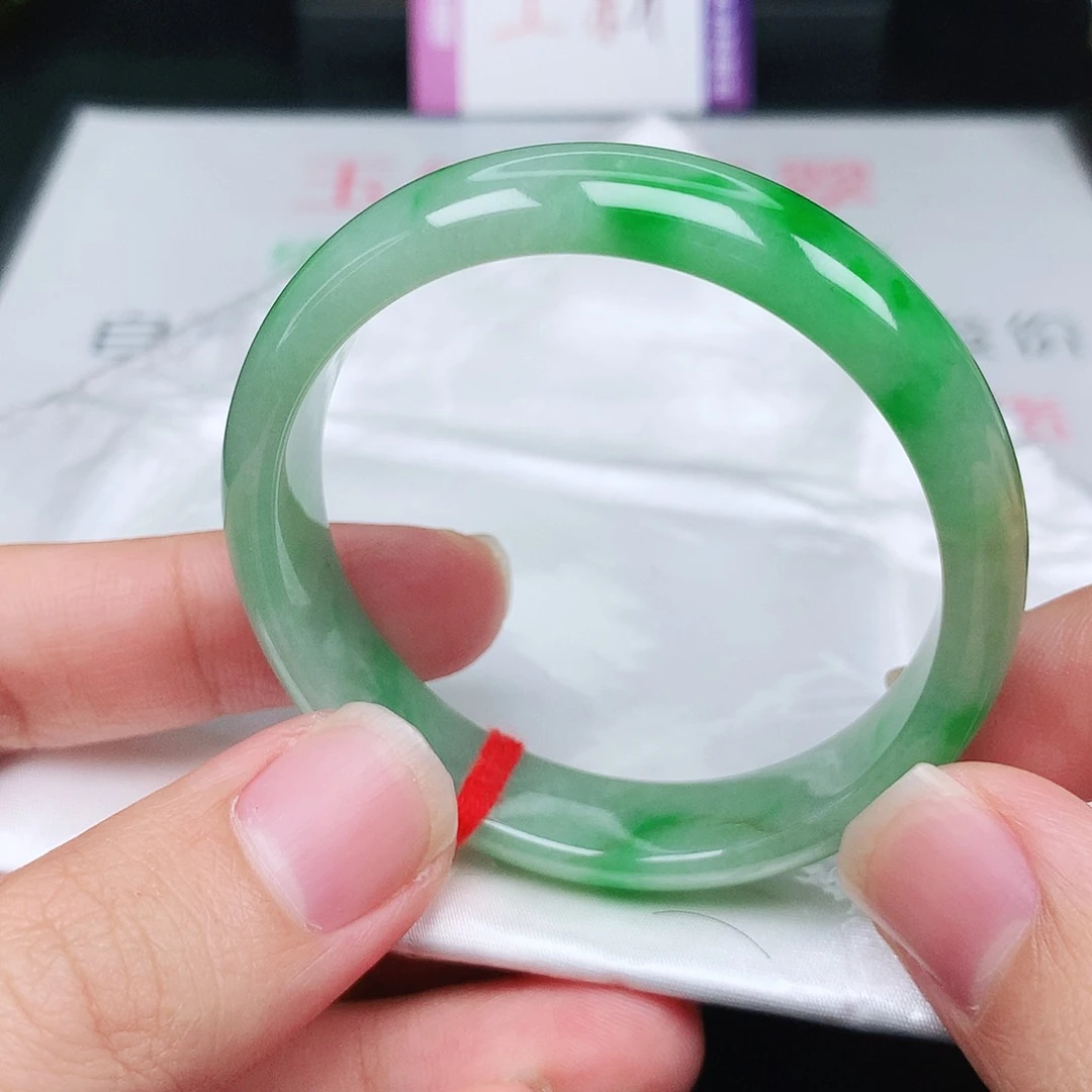 未镶嵌手镯翡翠天然翡翠手镯